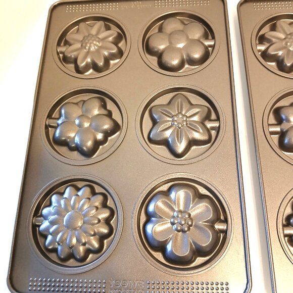 Celebrate It Sweet Creations Flower Cookie Baking Mold Make Cookie Pops Set Of 2 - Picture 5 of 5